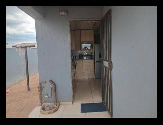 3 BEDROOM PROPERTY TO RENT IN PROTEA GLEN